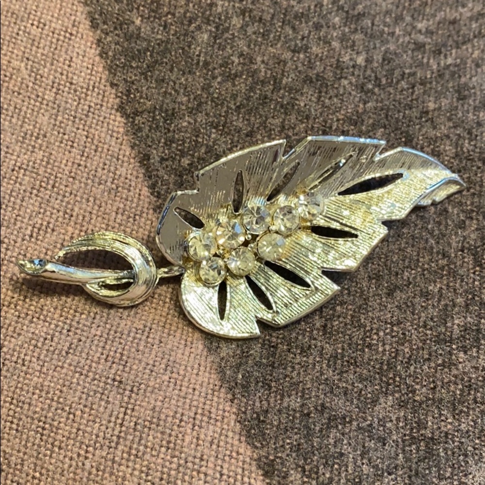 Vintage Leaf Silvery Sparkly Rhinestone Brooch/Pin - Picture 5 of 7